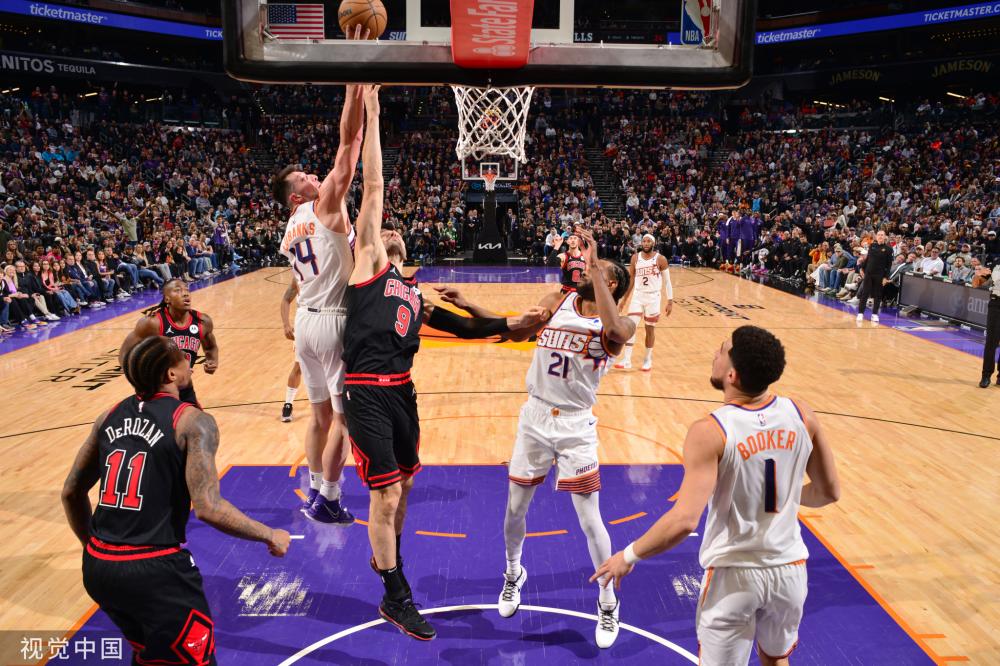 通过与沙特 通过与沙特