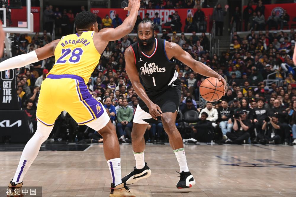 他在对方后 他在对方后